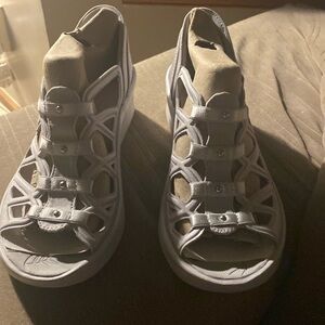 Bzees white open toe wedges